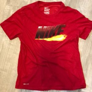Men’s Nike T-shirt -Dr-Fit sz large (like new)
